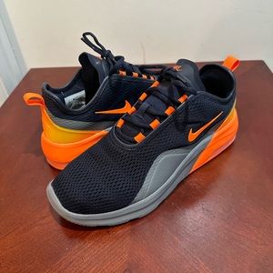 Nike Air Max Motion 2